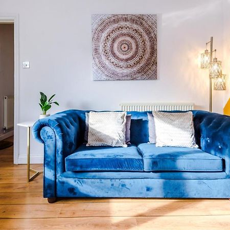 Newhall Road - 4 Bedroom Chester Home - Parking Wervin Esterno foto