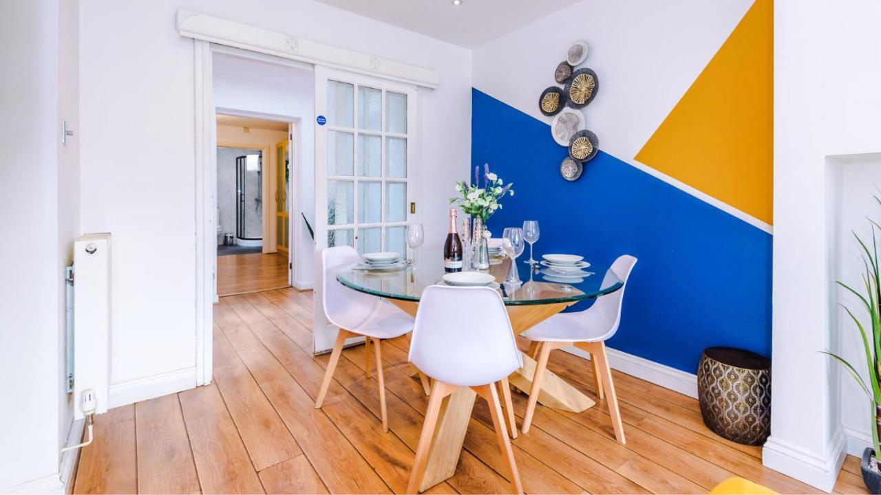 Newhall Road - 4 Bedroom Chester Home - Parking Wervin Esterno foto